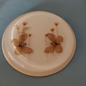 Decorative Resin Plate with Butterfly Design